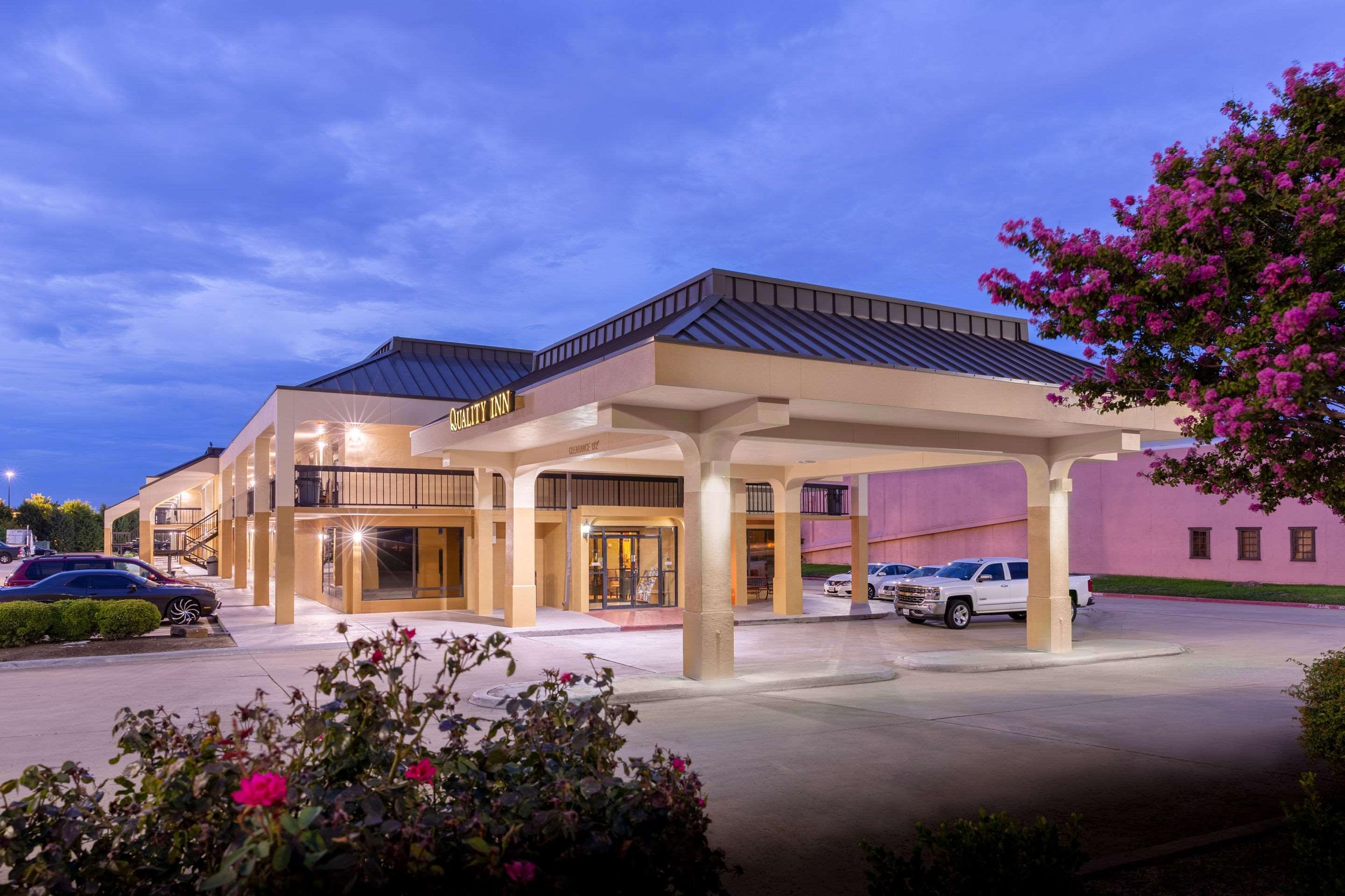 Quality Inn At Arlington Highlands Exterior foto